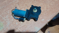 Motor za pogon avtostekel BMW