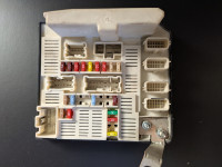 Renault Megane USMC N2 modul škatla varovalk 8200481866