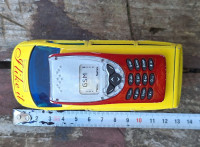 IGRAČA  - AVTOMOBIL S TELEFONOM