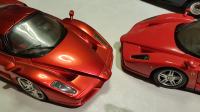 1:18 Ferrari Enzo 2 komada Candy red in Ferrari red barve