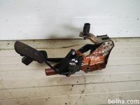 Nissan Micra stopalka za gas