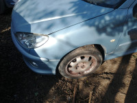 peugeot 206 1.4 5v bencin deli po delih rezervni deli zadnji most ok