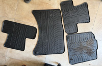 Audi q5- Gumjasti tepihi 4+ prtljaznik