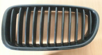 BMW F10, F11 del prednje maske (ledvičke) - črna