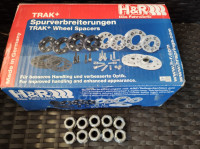 Distančniki H&R TRAK+ 25 mm; 114,3 x 5 s pripadajočimi vijaki