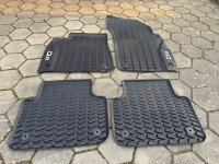 Gumijasti tepihi Audij Q8