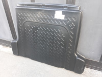 Original rabljeno prtljažno Korito za chevrolet cruze limuzina