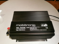 Polnilec akumulatorjev Mobitronic / Waeco