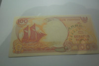 Bankovec INDONEZIJA 100 RUPIAH 1999 UNC