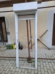 Prodam balkonska desna vrata z roleto 2 kosa