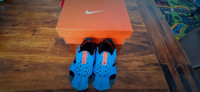 Sandali Nike, st 23.5 za v vodo