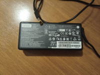 Lenovo 135W Slim Tip originalni polnilec za ThinkPad / Legion.