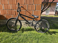 BMX S STOPALKAMI