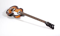 BAS KITARA Höfner HI Ignition Beatle Bass s kovčkom