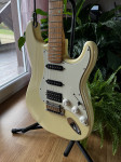Fender FSR Lite Ash Stratocaster