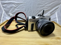 Canon EOS M + EF-M 15–45mm IS STM + Bliskavica