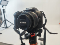 Canon EOS R10 + RF-S 18-45mm + 128gb +  stativ + ključek za prenos