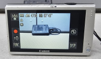 Digitalni  Fotoaparat Canon IXUS 240 HS V delujočem stanju  Cena 30€ L