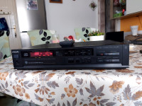 cd predvajalnik na 6 cd philips