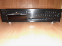 CD predvajalnik Sony CDP-415