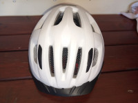 Kolesarska čelada Bikemate, velikost 54-59 cm, z lučko