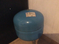 Ekspanzijska posoda za sanitarno vodo 33L