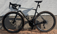 Cestno kolo Megamo raise di2 zipp 303s 2025