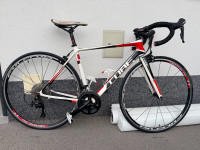 Kolo cestno CUBE AGREE GTC PRO, velikost M, letnik 2015, karbon.