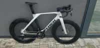 NOVO TREK KARBON ULTEGRA Di2 3.999 OBROČI 88MM