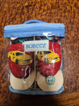 Robeez 6-12 rdeči copati rumen dirkalni avto