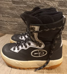 Čevlji za snowboardanje  ,buci