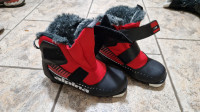 Otroški čevlji za tek na smučeh št. 34, dobro ohranjeni