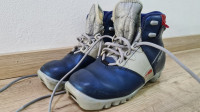 Otroški tekaški čevlji Alpina št. 31