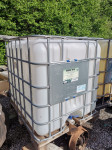 Cisterna plastična za vodo  1000 l