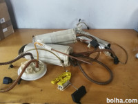 Audi a8 bencinska črpalka pumpa v tanku