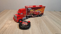 Cars 3 MACK tovornjak na daljinsko upravljanje