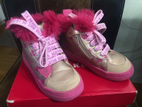 dekliški čevlji št 24 in 25- Agata...Prada