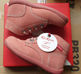 Usnjeni gležnarji Kickers velikost 22 Otroški NOVIDekliški čeveljčki