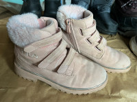 Zimski dekliški čevlji FILA - št. 33