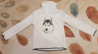 Dekliški bel pulover/puli z volkom na trebuhu 146/152 (C&A)