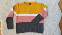 Lep dekliški pulover št. 146/152