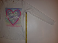 UGODNO: dekliška bela Benetton majica z dolgimi rokavi;vel.140 8/9let