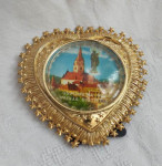 CERKVENI SAKRALNI PREDMET V OBLIKI SRCA