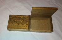 Dekorativno izrezljana starinska lesena posodica, šatulja, škatlica
