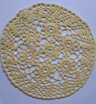 Kvačkan okrogel prtiček iz bombaža