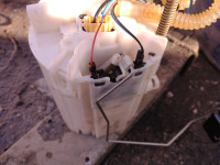 audi a4 b8 2008 2.0 črpalka goriva pumpa original