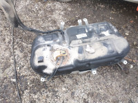 alfa romeo giulietta 2013 2.0 tank črpalka bencinska pumpa rezervoar