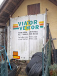 Vrata za prikolico s stebrički