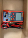 Nov digitalni multimeter