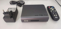 WD TV live HD media player, brezhiben, originalni daljinec in adapter